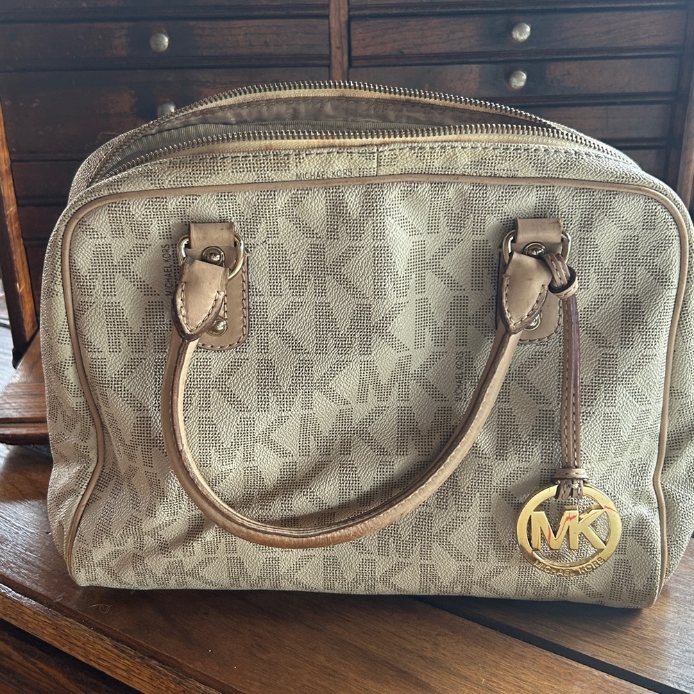 Michael Kors purse